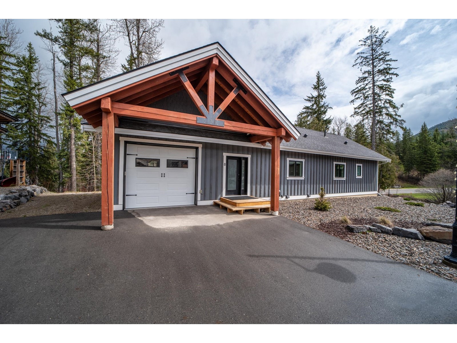 8 BLACK ROCK PLACE, Fernie, British Columbia V0B1M4 HouseSigma