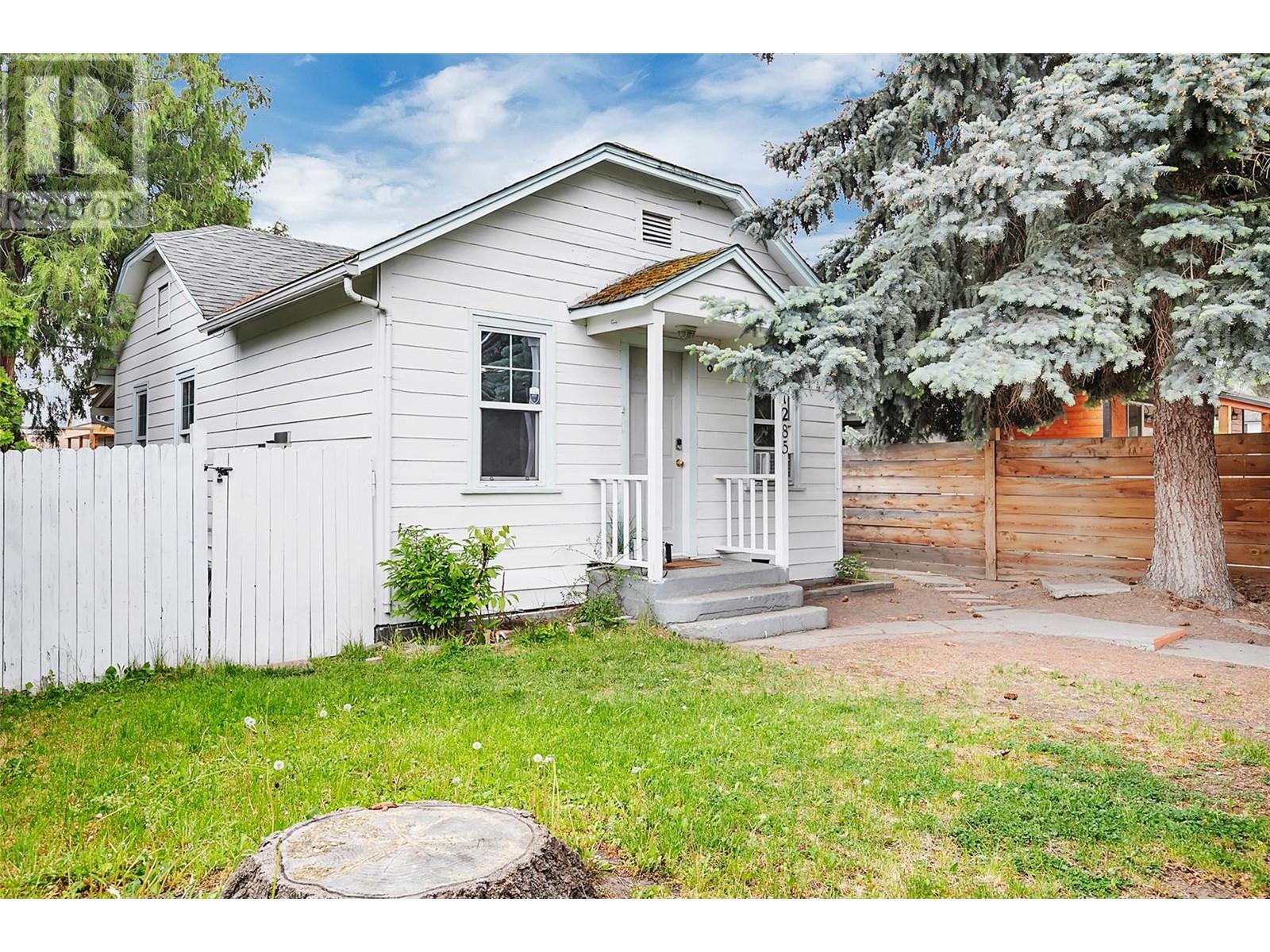 1285 Ethel Street, Kelowna, British Columbia V1Y2W8 For Sale HouseSigma