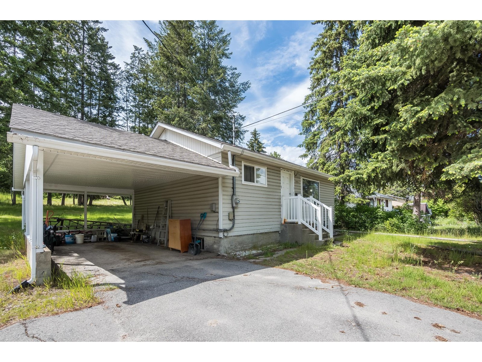 3004 5TH AVE, Castlegar, British Columbia V1N2T8 HouseSigma