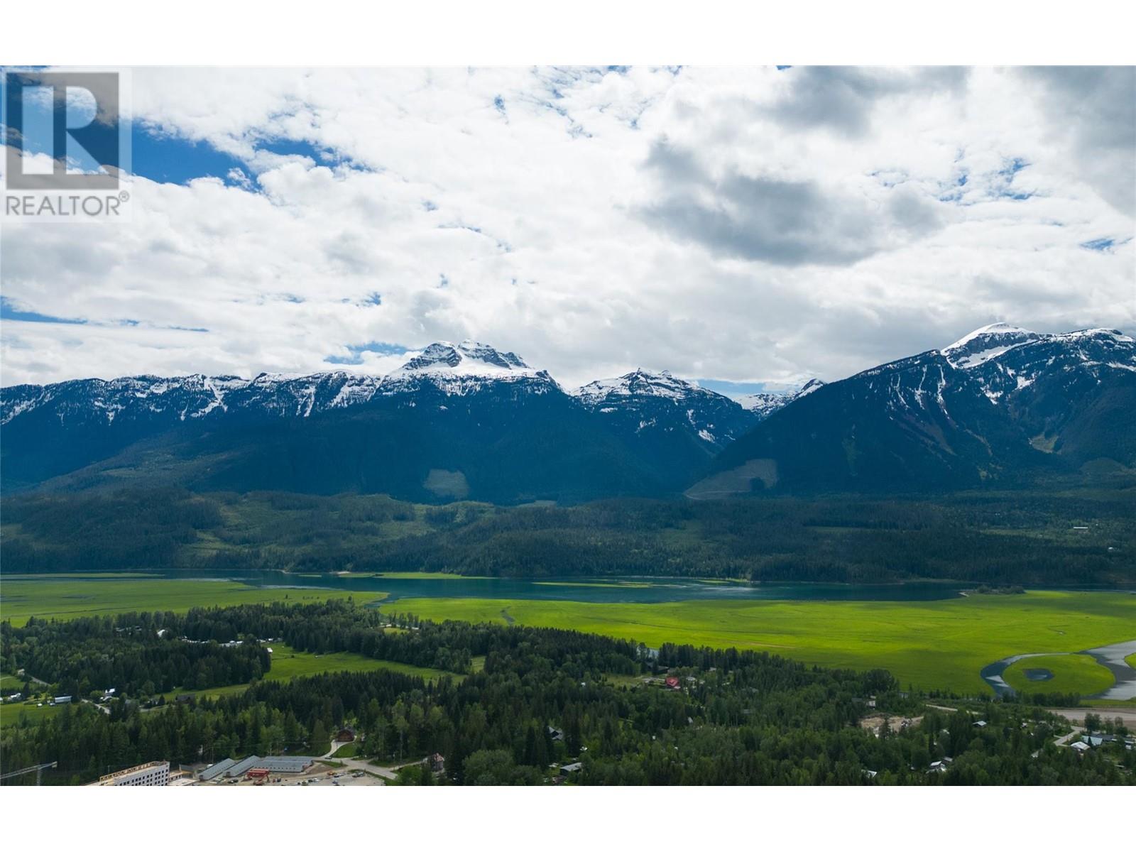 7 2080 Mackenzie Court, Revelstoke, British Columbia V0E2S0 For Sale