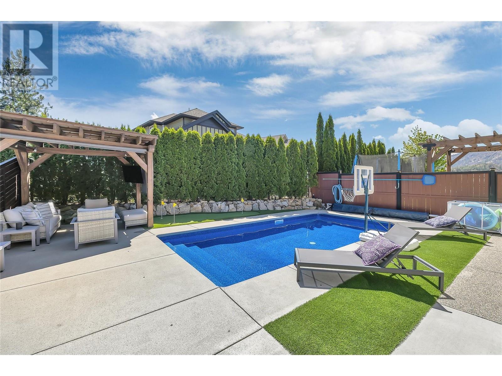 2041 Sunview Drive, West Kelowna, British Columbia V1Z4C2 For Sale