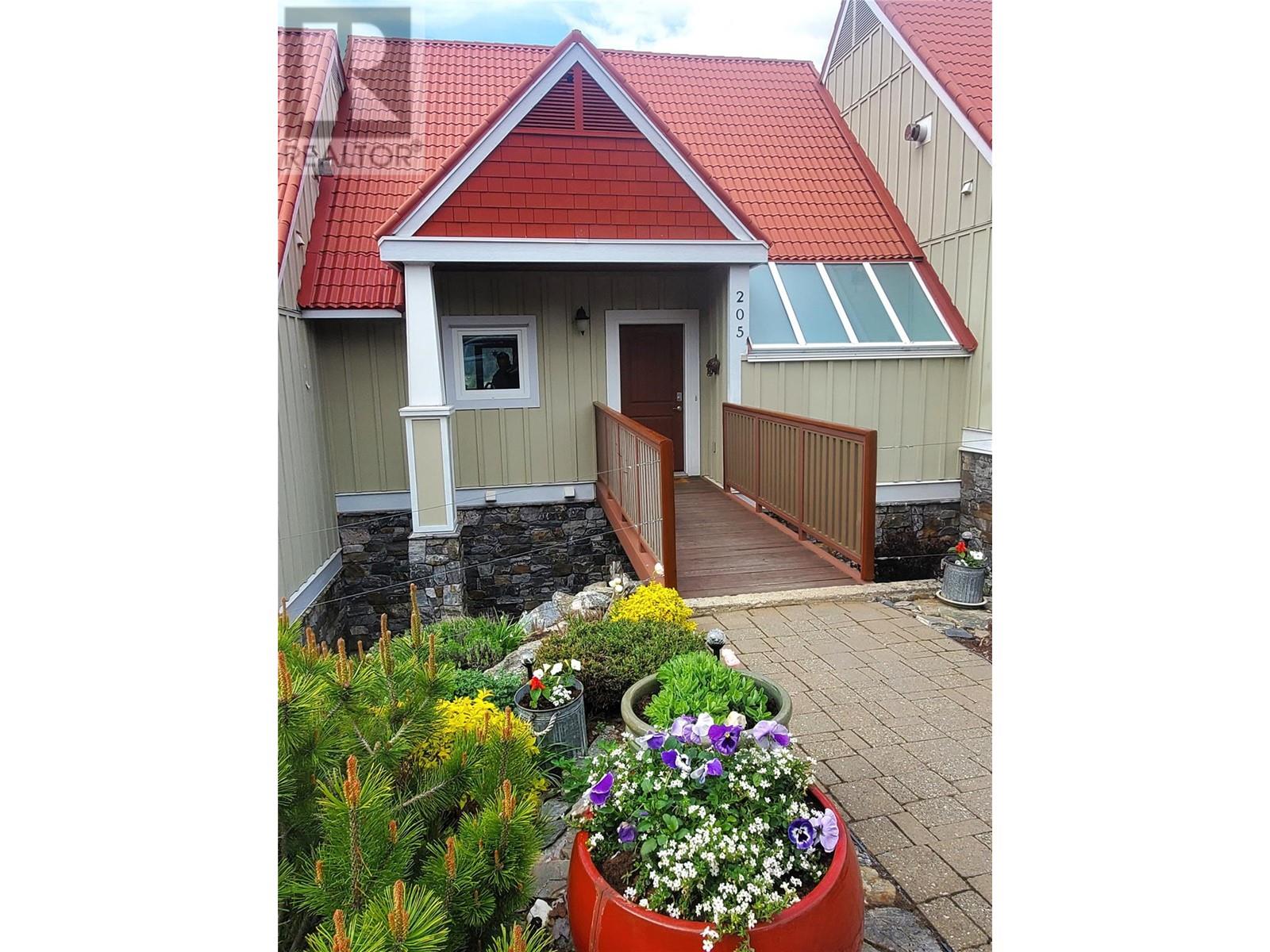 205 500 Old Spallumcheen Road, Sicamous, British Columbia V0E2V3 For