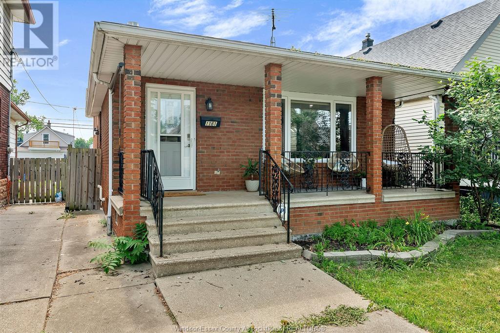 1161 GLADSTONE, Windsor, Ontario N9A2R9 For Sale HouseSigma