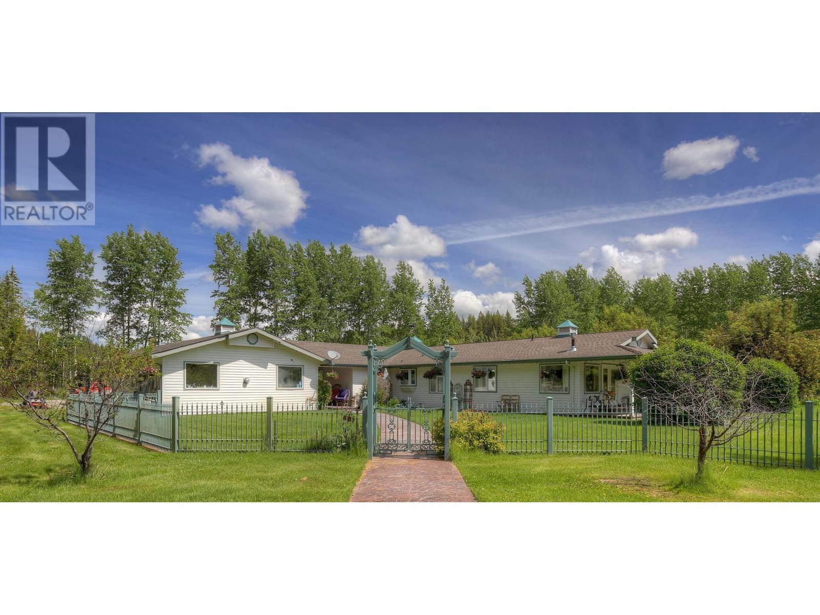 3835 N CARIBOO 97 HIGHWAY, Williams Lake, British Columbia V2G5A3 For