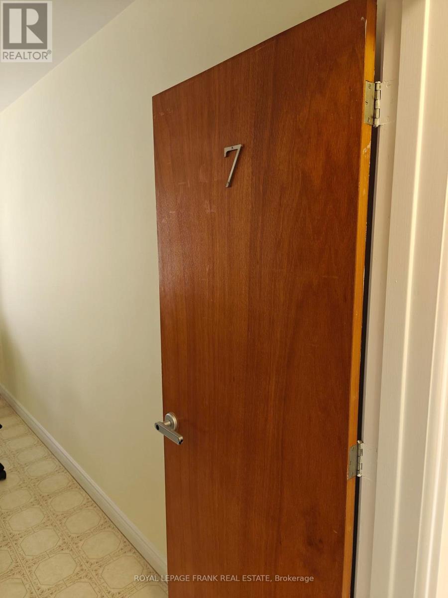 Unit Room 7 - ROOM #7 - 374 CENTRAL PARK BOULEVARD S, Oshawa 3