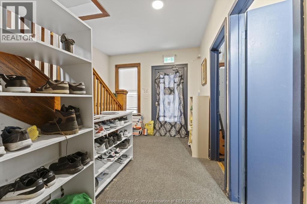 Unit Room 1 - 3060 Sandwich, Windsor 3