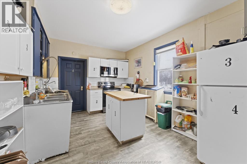 Unit Room 1 - 3060 Sandwich, Windsor 4