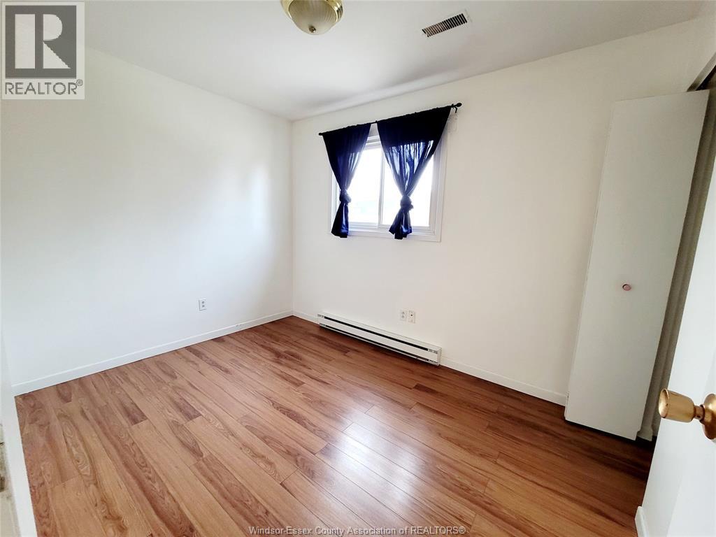 Unit UPPER - 2240 HOWARD AVENUE, Windsor 3