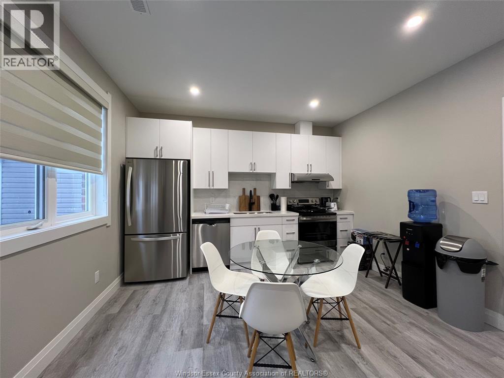 Unit Front - 917 Mckay AVENUE, Windsor 4