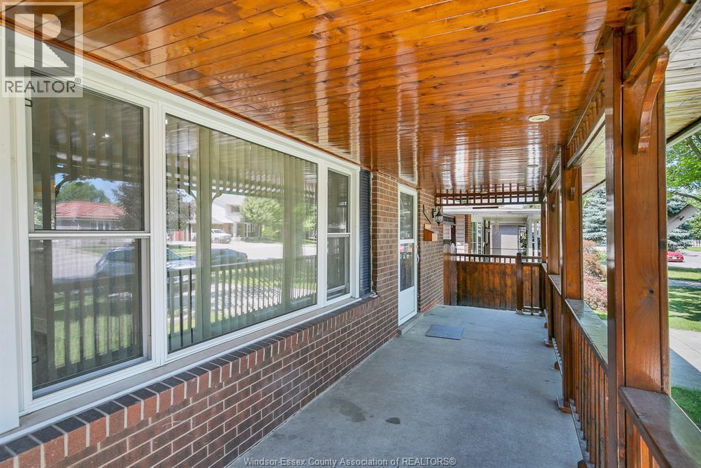 3964 WHITNEY AVENUE, Windsor 4