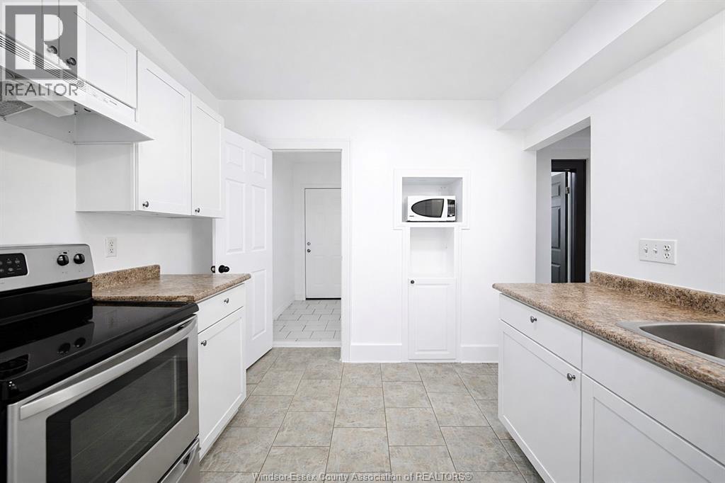 3463 HARRIS STREET, Windsor 4