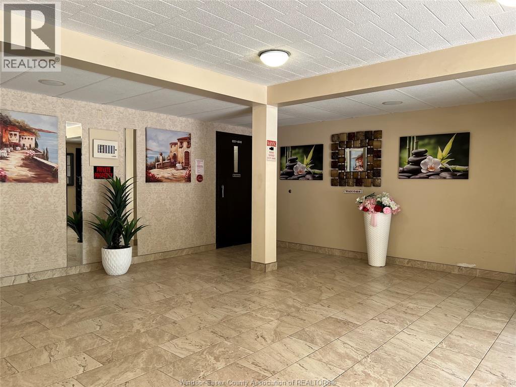 6563 THORNBERRY, Windsor 3