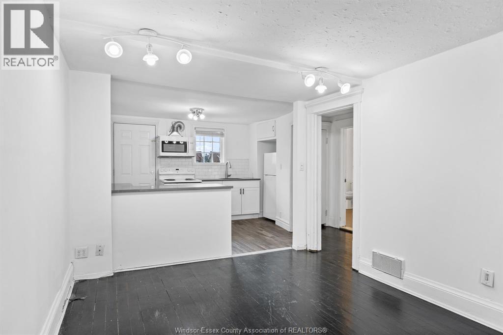 Unit UPPER - 835 MOY, Windsor 4
