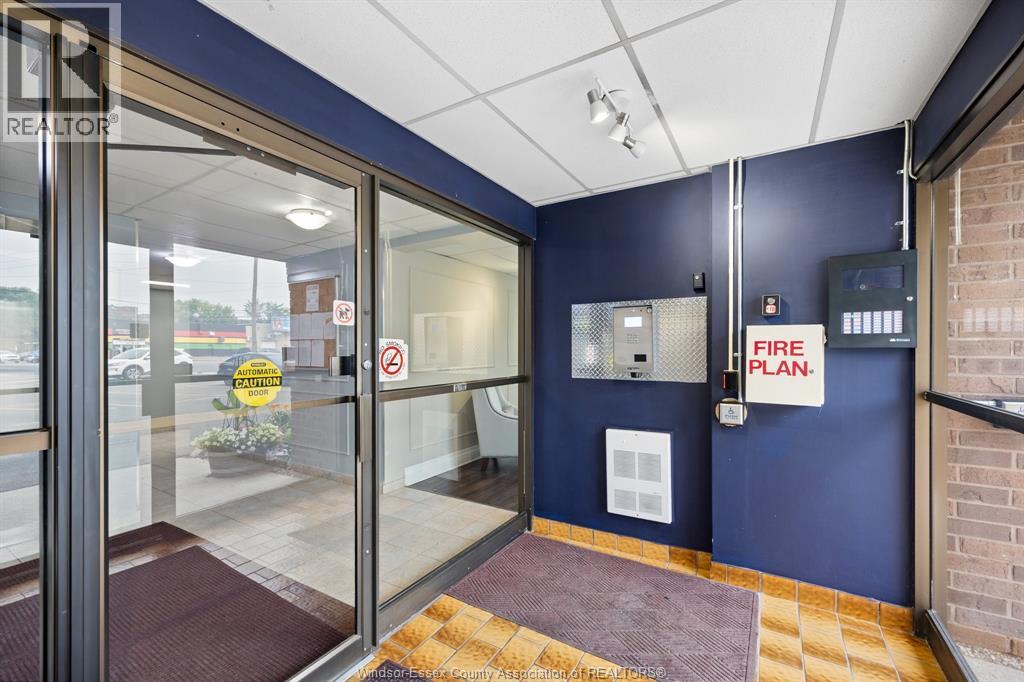 Unit 306 - 3950 WYANDOTTE STREET East, Windsor 2