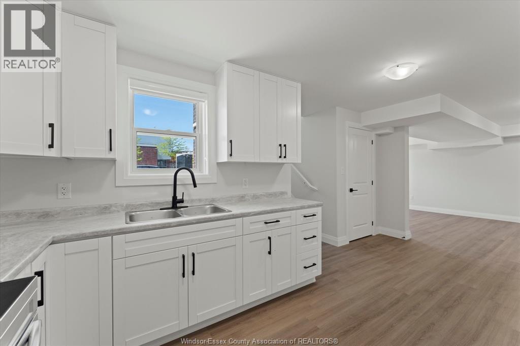 Unit 2 - 1807 MELDRUM, Windsor 4