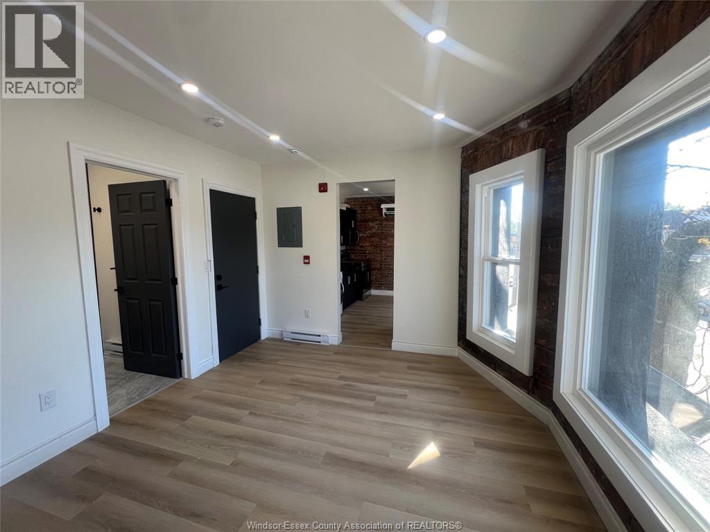 Unit LOWER - 429 WYANDOTTE, Windsor 4