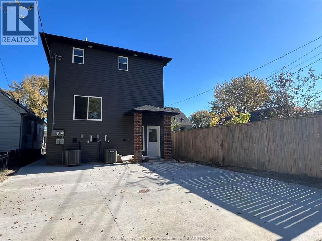 Unit Back Room 1 - 917 Mckay AVENUE, Windsor 2