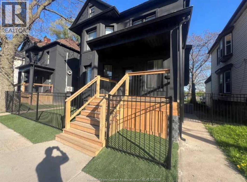 Unit MAIN - 429 WYANDOTTE, Windsor 1