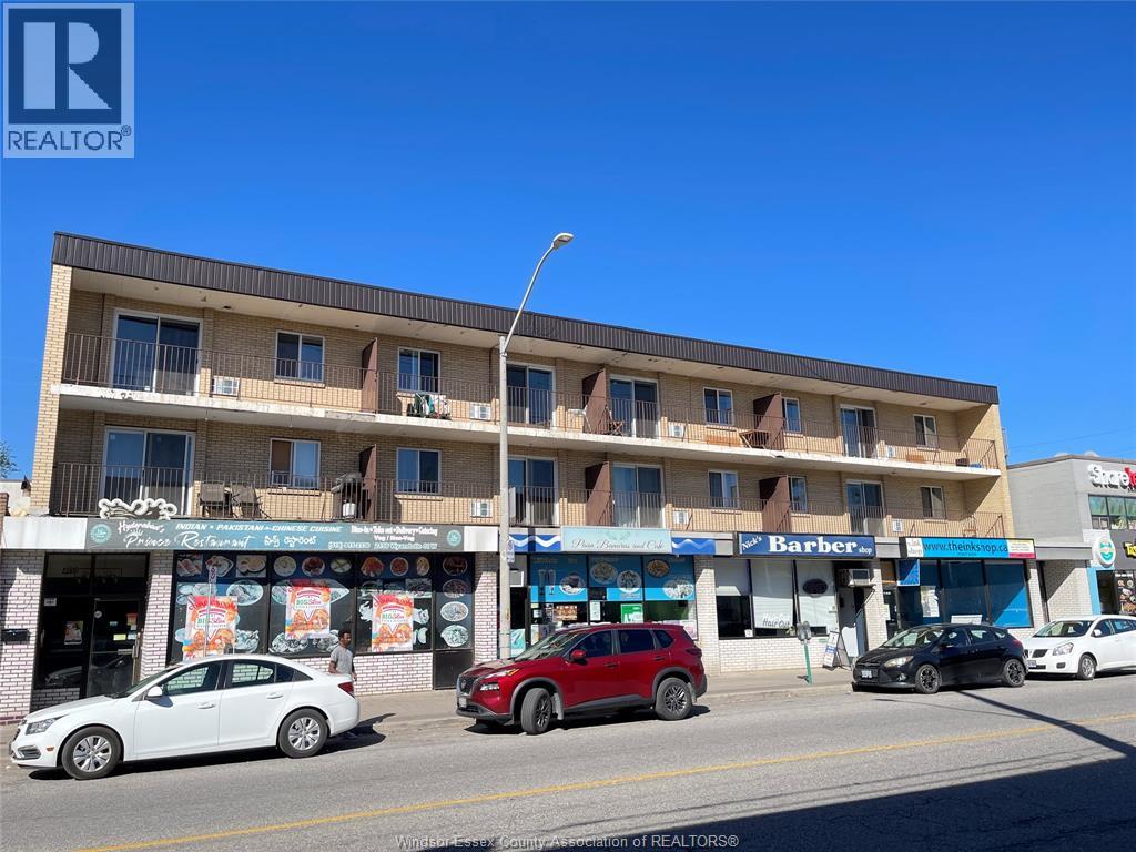 Unit 32 - 2136 WYANDOTTE STREET West, Windsor 3