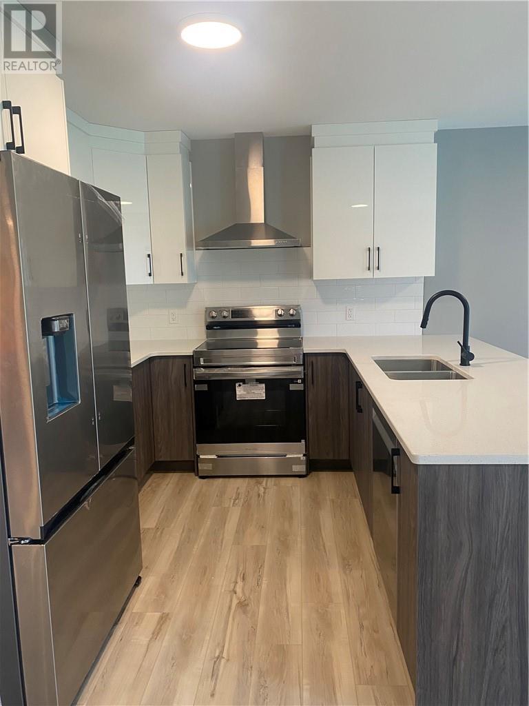 Unit Lower Unit - 144 Meadowbrook Road, Azilda 3