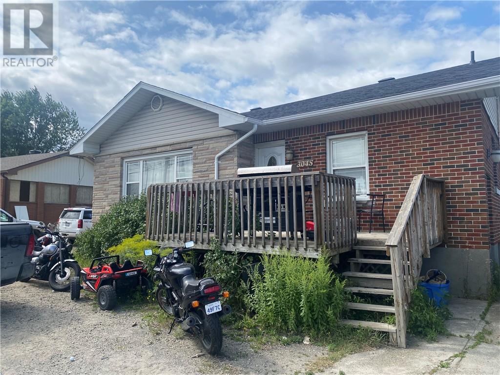 Unit Main Floor - 3045 Falconbridge Highway, Garson 1