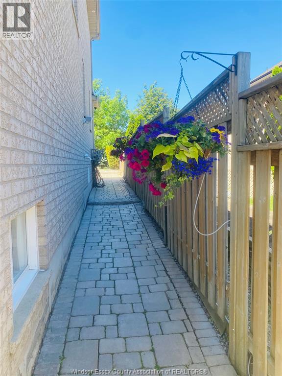 15 GENOVA COURT, Woodbridge 4
