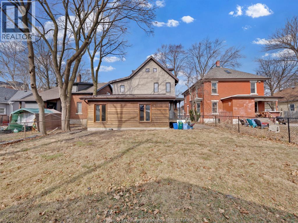 3131 DONNELLY STREET, Windsor 4