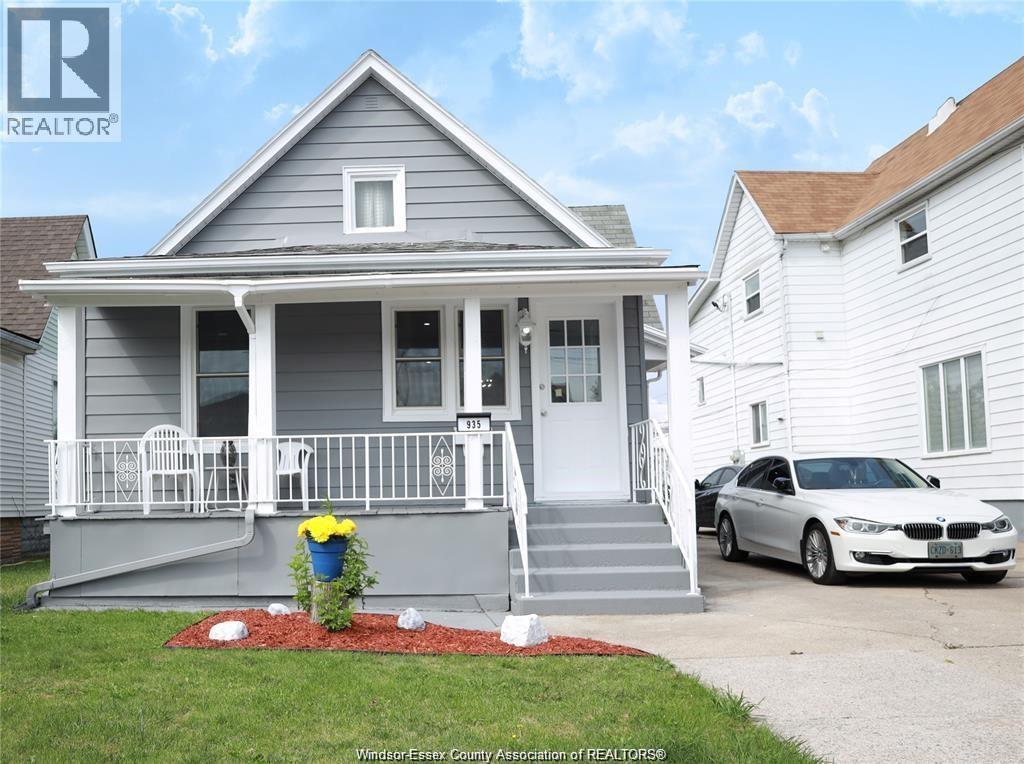 Unit LOWER - 935 LANGLOIS AVENUE, Windsor 3
