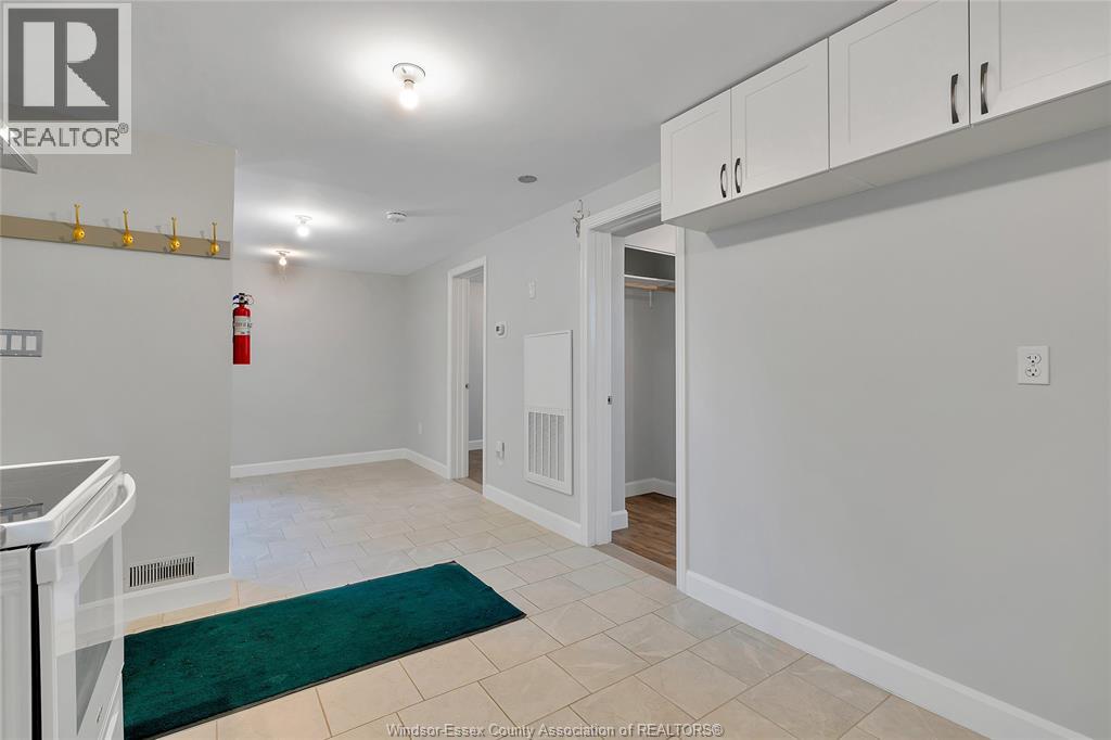 Unit LOWER - 881 PARENT AVENUE, Windsor 5