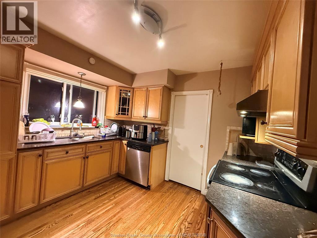 3087 AVONDALE AVENUE, Windsor 3