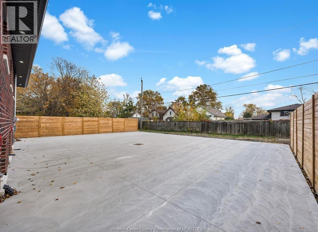 Unit 2 - 3549 PETER STREET, Windsor 3