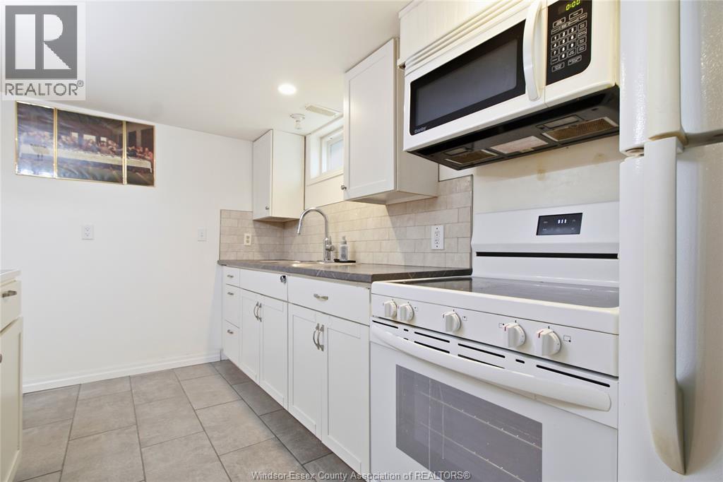 Unit LOWER - 1784 PARTINGTON, Windsor 4