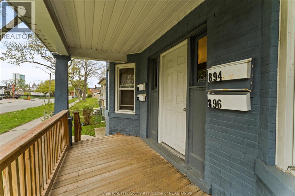 890 Howard AVENUE, Windsor 5