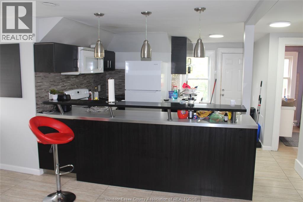Unit 5 - 224 CALIFORNIA, Windsor 4