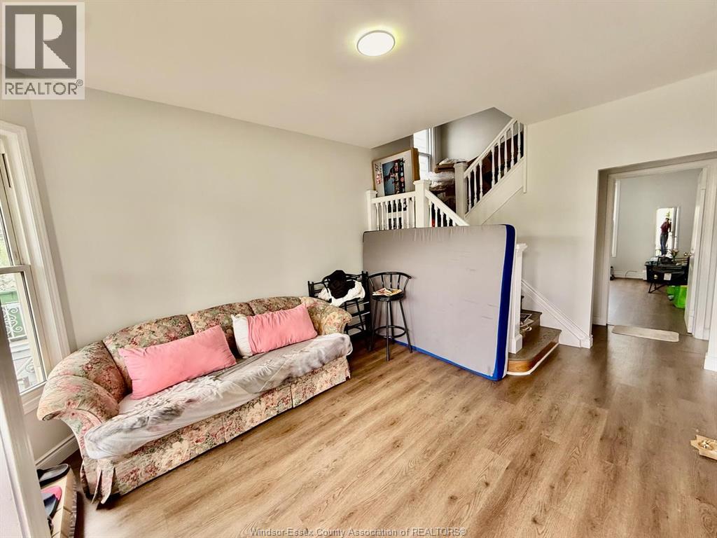 Unit MAIN - 722 Dougall AVENUE, Windsor 2
