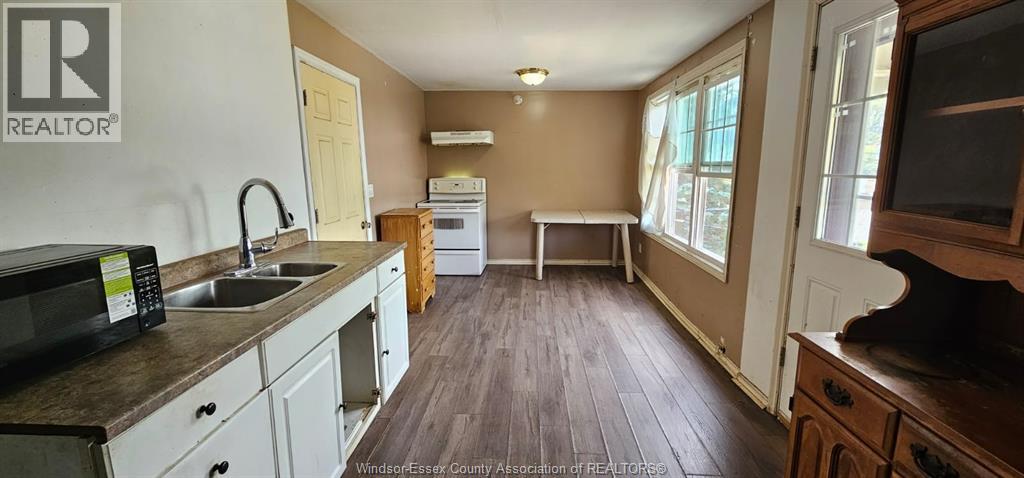 Unit UPPER - 693 BRUCE AVENUE, Windsor 3