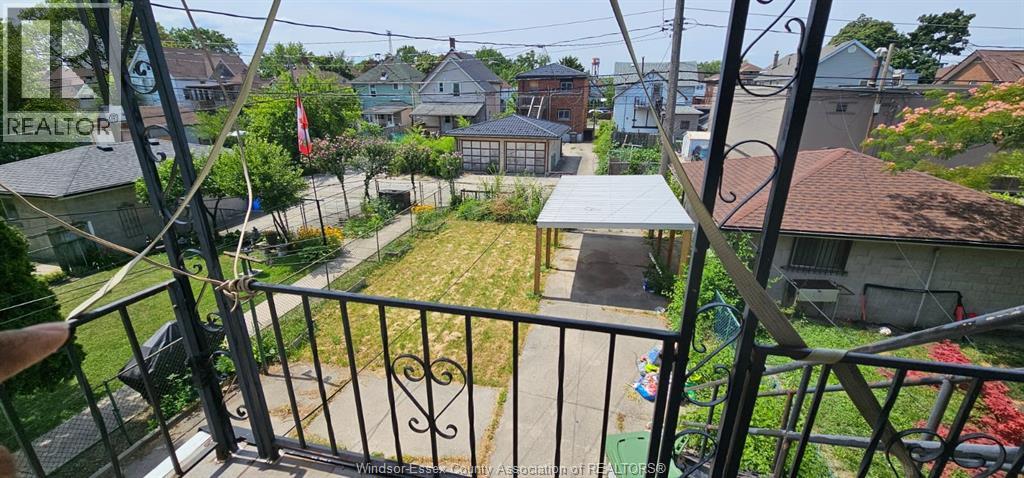 Unit UPPER - 693 BRUCE AVENUE, Windsor 4