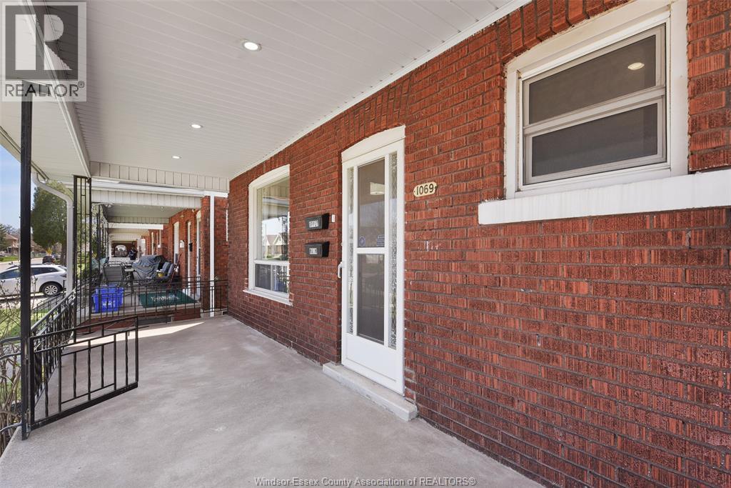 Unit UPPER - 1069 MARENTETTE AVENUE, Windsor 4