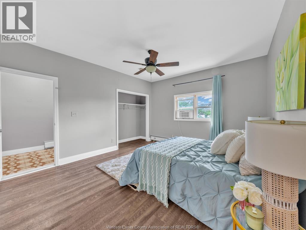 Unit Upper - 677 Marentette, Windsor 5