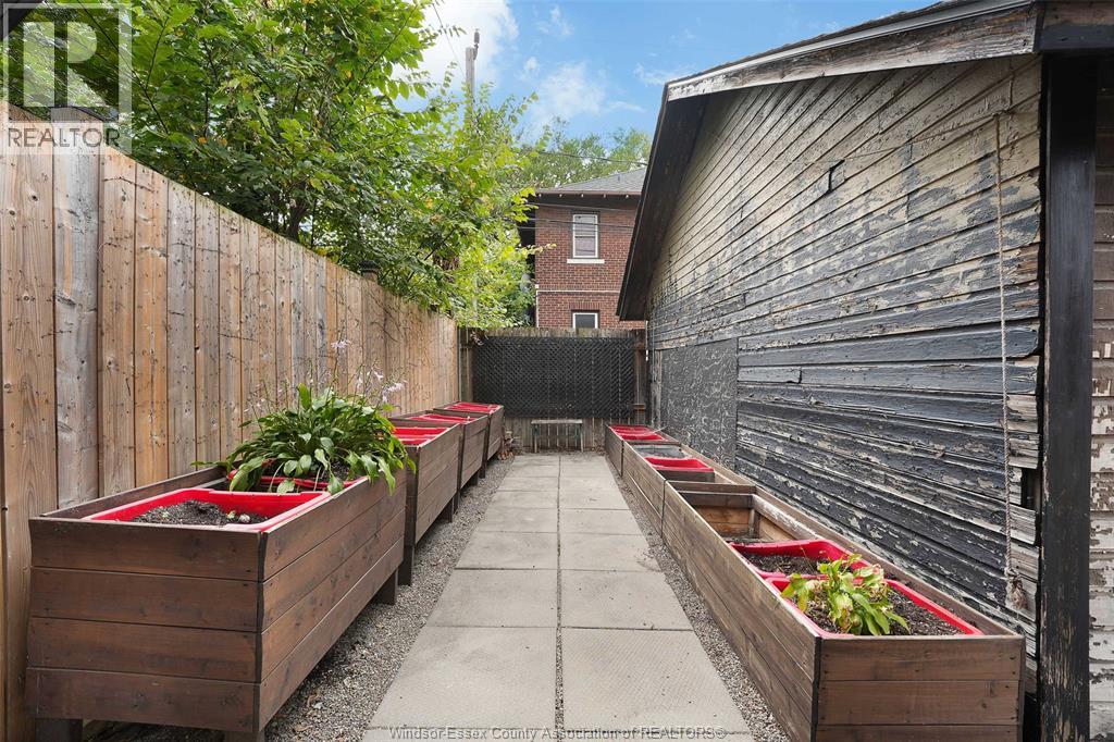 Unit UPPER - 1605 DOUGALL AVENUE, Windsor 3
