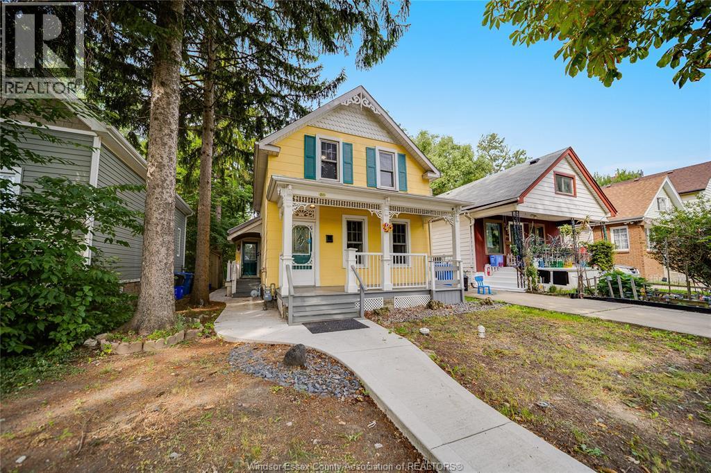 211 CAMERON, Windsor 3
