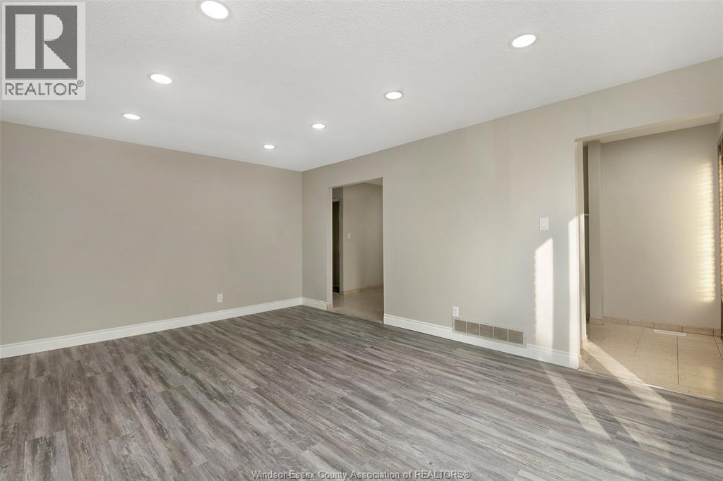 Unit LOWER - 10820 MULBERRY DRIVE, Windsor 5