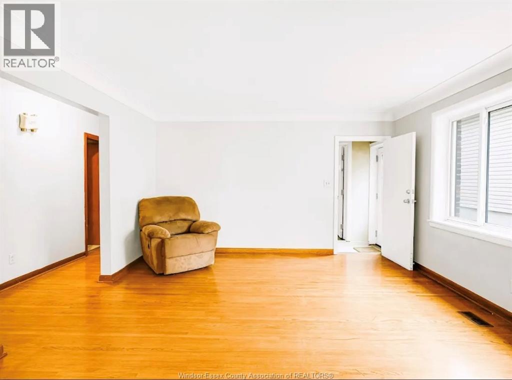Unit Main - 1637 Drouillard, Windsor 4