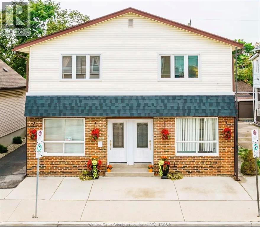 Unit Upper - 1637 Drouillard, Windsor 1