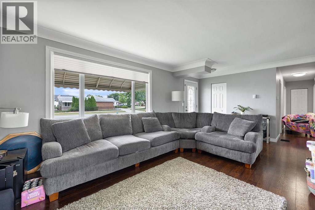 399 ST. PETER STREET, Lakeshore 2