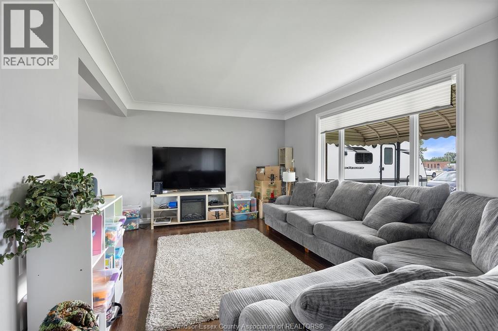399 ST. PETER STREET, Lakeshore 3