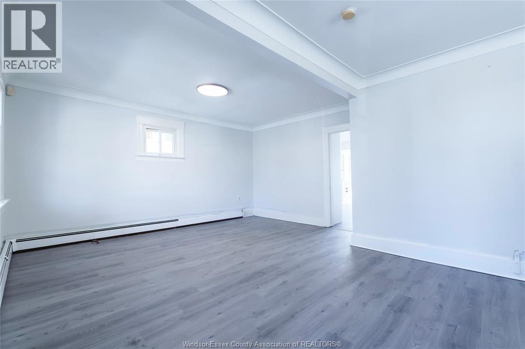 950 ELSMERE, Windsor 5