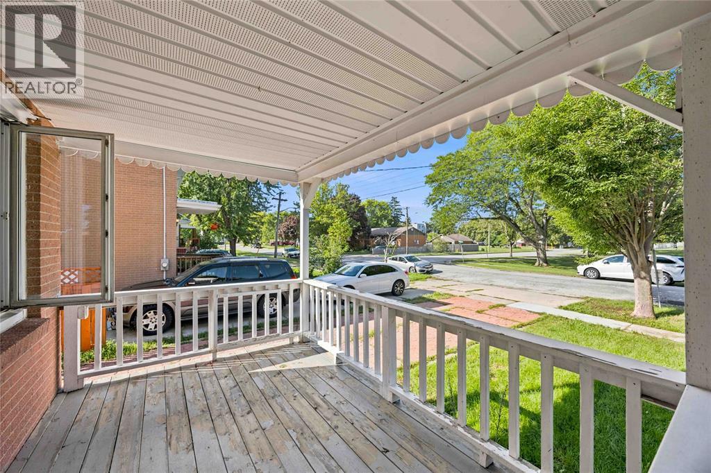 690 KEMBER AVENUE, Sarnia 4