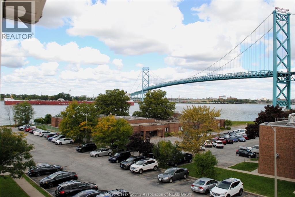 Unit 410 - 3000 SANDWICH STREET, Windsor 2