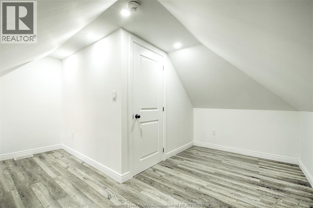 Unit UPPER - 3076 SANDWICH, Windsor 4